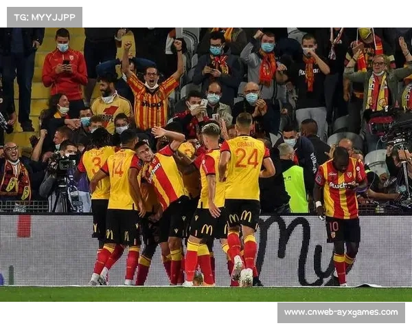 朗斯1分优势领跑法甲，巴黎卫冕之路突显三大挑战